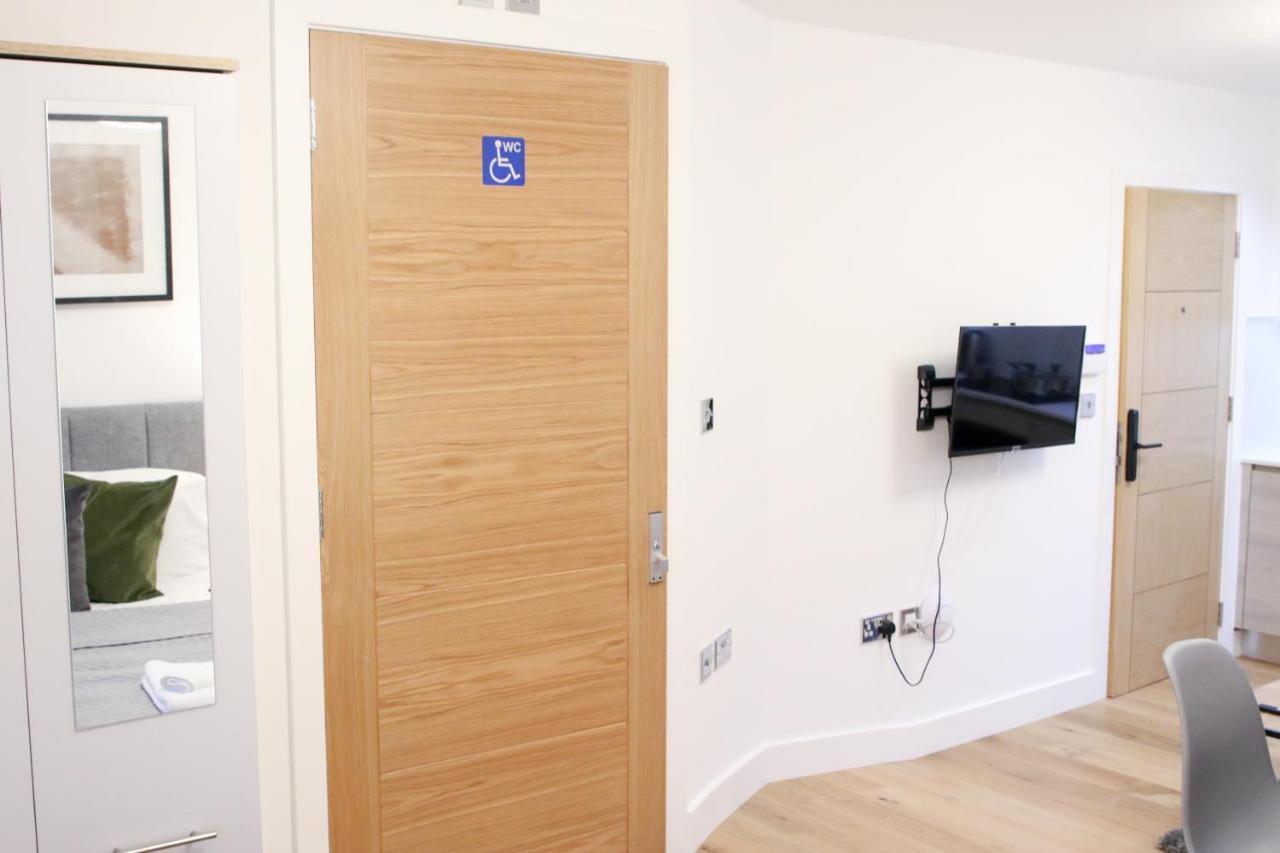 Lovely Studio Apartment With Access For Wheel-Chairs In Sydenham London Exteriör bild