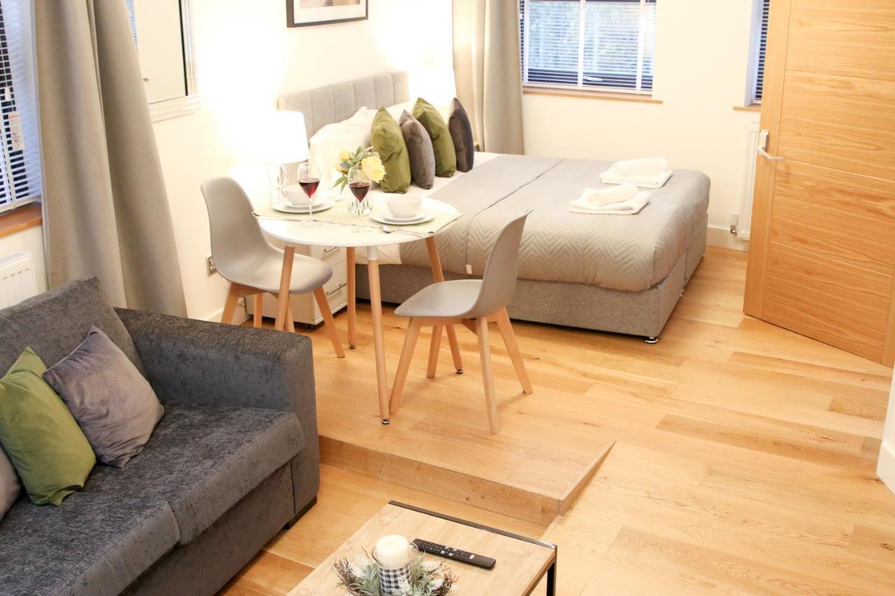 Lovely Studio Apartment With Access For Wheel-Chairs In Sydenham London Exteriör bild